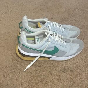 Nike Air Max Pre-Day 'Pure Platinum Stadium Green' size 13